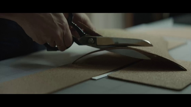 Video Reference: Hood, Automotive design, Eyewear, Wood, Gesture, Gadget, Automotive exterior, Vehicle door, Bumper, Tints and shades