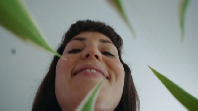 Video Reference: Forehead, Nose, Cheek, Skin, Lip, Chin, Eyebrow, Eyelash, Green, Ear