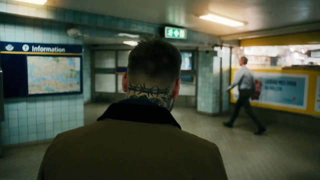 Video Reference: Sleeve, Standing, Travel, Public transport, Road, Event, T-shirt, Passenger, Room, City