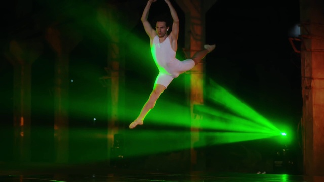 Video Reference: Dance, Performing arts, Flash photography, Entertainment, Fun, Performance art, Stage, Event, Visual effect lighting, Balance