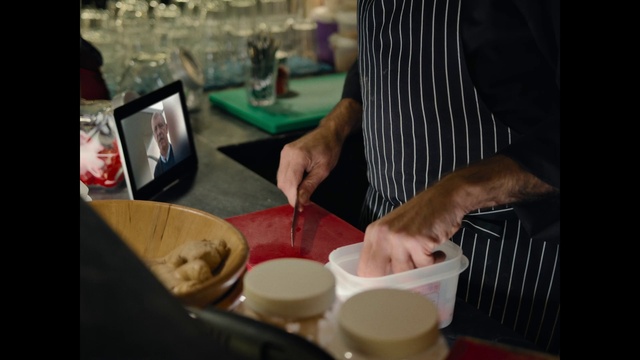 Video Reference: Hand, Tableware, Food, Dishware, Recipe, Drink, Cooking, Plate, Mixing bowl, Serveware