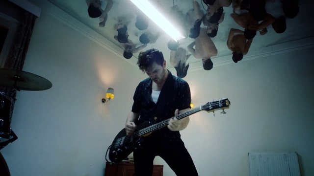 Video Reference: Musical instrument, Musician, Guitar, Sky, Guitar accessory, Concert, Guitarist, Performing arts, String instrument, Music artist