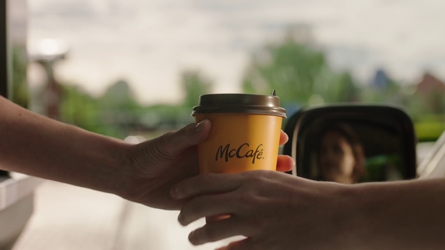 Video Reference: Hand, Drinkware, Fluid, Drink, Liquid, Tableware, Tints and shades, Glass, Cup, Cup
