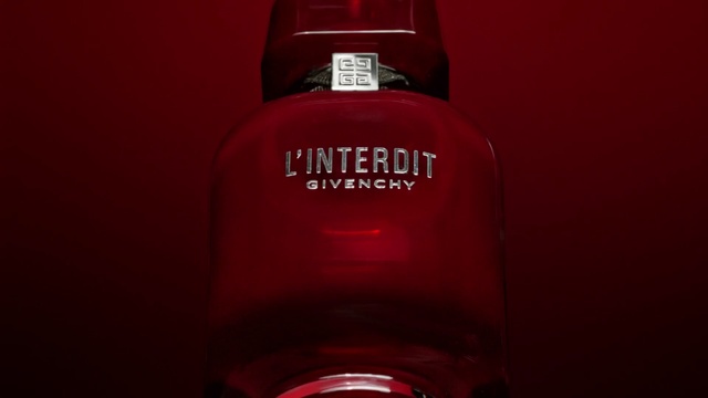 Video Reference: Bottle, Liquid, Water, Fluid, Plastic bottle, Glass bottle, Automotive lighting, Drink, Gas, Magenta