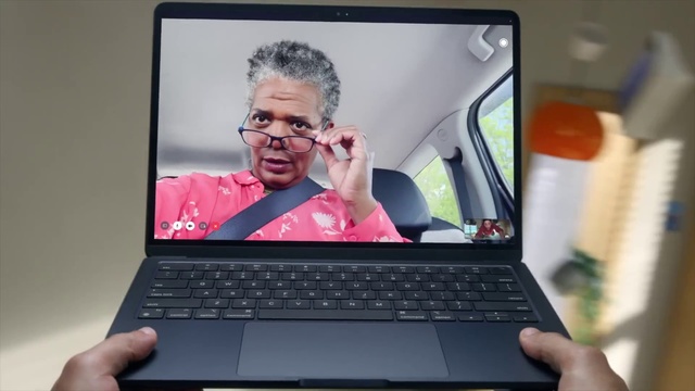 Video Reference: Computer, Hand, Personal computer, Laptop, Netbook, Output device, White, Touchpad, Input device, Sleeve