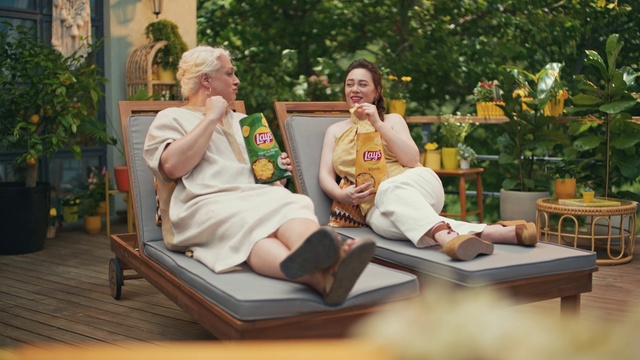 Video Reference: Plant, Comfort, Leisure, Fun, Outdoor furniture, Grass, Wood, Happy, Recreation, Event