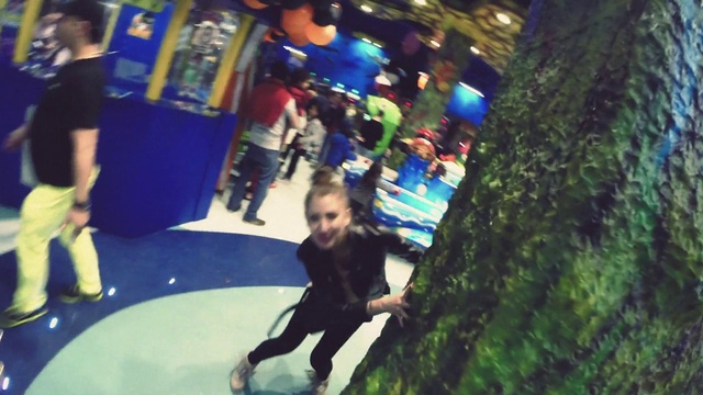 Video Reference: Plant, Tree, T-shirt, Leisure, Recreation, Fun, Electric blue, City, Toddler, Event