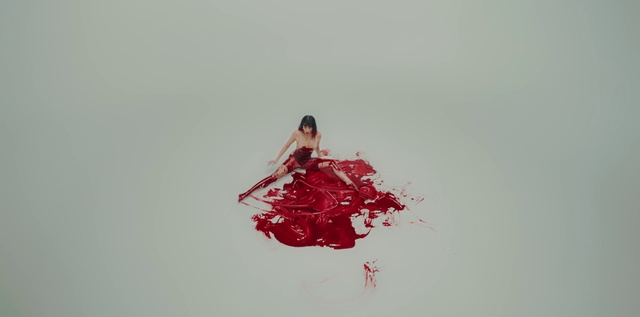 Video Reference: Liquid, Human body, Gesture, Petal, Art, Plant, Event, Nail, Fashion design, Magenta