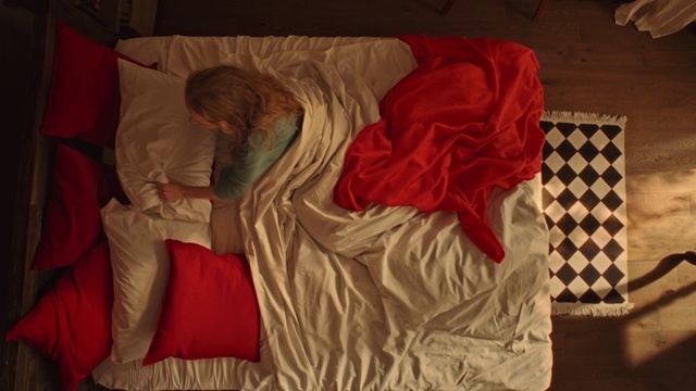 Video Reference: Brown, Textile, Sleeve, Wood, Orange, Comfort, Flooring, Tints and shades, Linens, Magenta