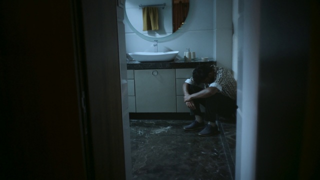 Video Reference: Mirror, Flooring, Sink, Cabinetry, Comfort, Curtain, Darkness, Room, Door, Hardwood