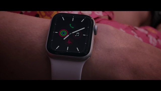 Video Reference: Watch, Analog watch, Clock, Gadget, Wrist, Material property, Everyday carry, Font, Watch accessory, Rectangle