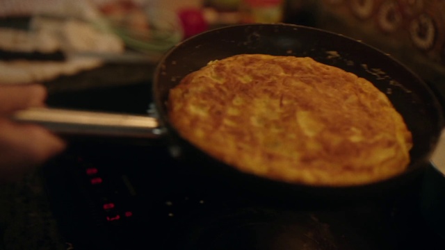 Video Reference: Food, Ingredient, Recipe, Deep frying, Fast food, Cookware and bakeware, Cooking, Frying, Cuisine, Dish