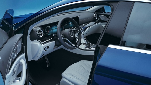 Video Reference: Gear shift, Vehicle, Motor vehicle, Car, Speedometer, Car seat cover, Automotive design, Steering wheel, Steering part, Vehicle door