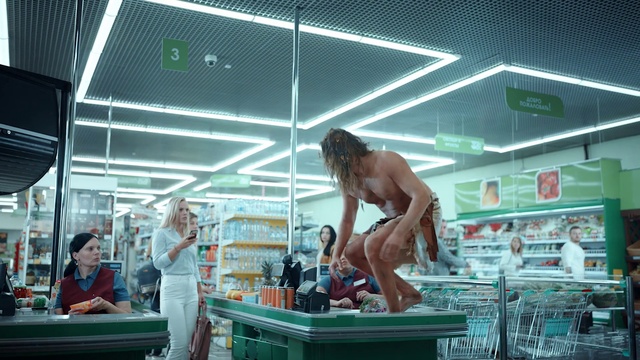 Video Reference: Shorts, Muscle, Leisure, Retail, Service, Thigh, Customer, Human leg, Fun, Event