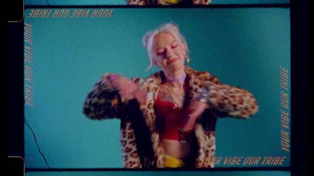 Video Reference: Microphone, Organism, Entertainment, Adaptation, Performing arts, Music artist, Event, Display device, Flat panel display, Music