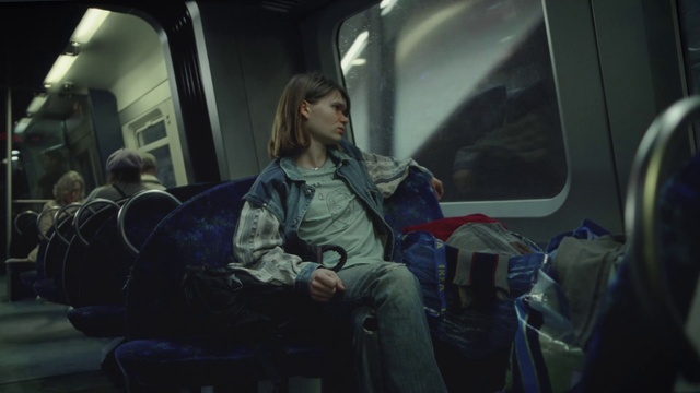 Video Reference: Mode of transport, Air travel, Comfort, Motor vehicle, Public transport, Fun, Passenger, Travel, Event, Bag