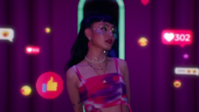 Video Reference: Purple, Dress, Entertainment, Music artist, Pink, Violet, Flash photography, Music, Performing arts, Artist