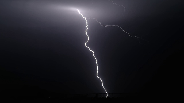 Video Reference: Lightning, Sky, Atmosphere, Thunder, Thunderstorm, Cloud, Electricity, Atmospheric phenomenon, Cumulus, Natural landscape