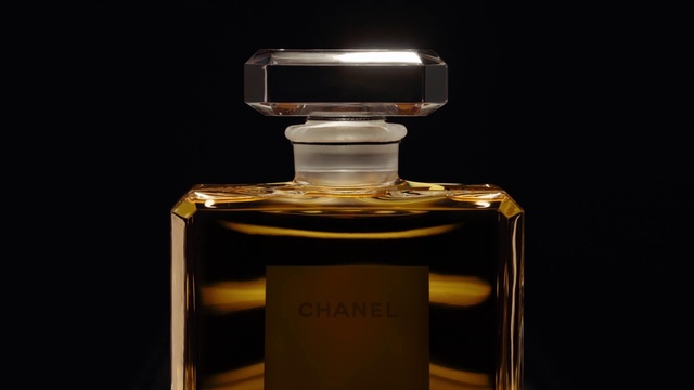 Video Reference: Perfume, Liquid, Bottle, Solution, Fluid, Amber, Cosmetics, Bottle cap, Glass bottle, Gas