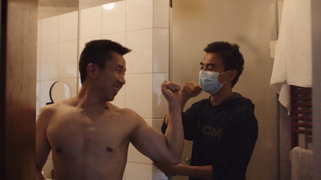 Video Reference: Forehead, Joint, Chin, Shoulder, Eyebrow, Mouth, Muscle, Eyewear, Vision care, Neck