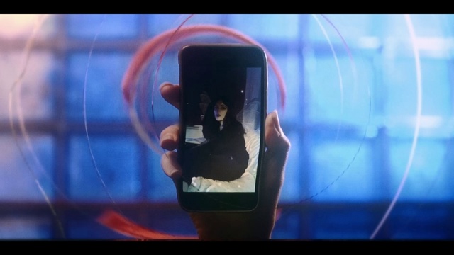 Video Reference: Mirror, Purple, Cameras & optics, Electric blue, Magenta, Performing arts, Entertainment, Technology, Gadget, Automotive lighting