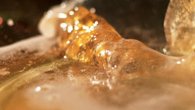 Video Reference: Liquid, Ingredient, Fluid, Amber, Cuisine, Dish, Wood, Close-up, Drop, Macro photography