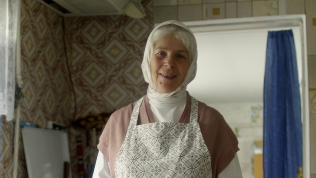 Video Reference: Sleeve, Curtain, Housekeeper, Apron, Room, Event, Cooking, T-shirt, Linens, Uniform