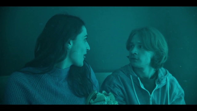 Video Reference: Mouth, Flash photography, Jaw, Gesture, Happy, Aqua, Electric blue, Magenta, Event, Entertainment