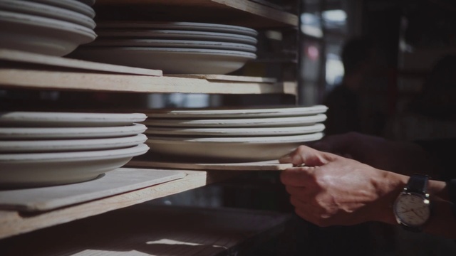 Video Reference: Watch, Dishware, Tableware, Wood, Gesture, Plate, Automotive design, Serveware, Pottery, Automotive wheel system