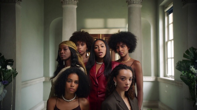 Video Reference: Hairstyle, Lipstick, Flash photography, Fashion, Eyelash, Makeover, Window, Fun, Black hair, Fashion design