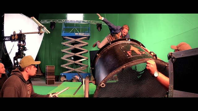 Video Reference: Musician, Hat, Music, Entertainment, Headgear, Baseball cap, Art, Artist, Electronic instrument, Performing arts