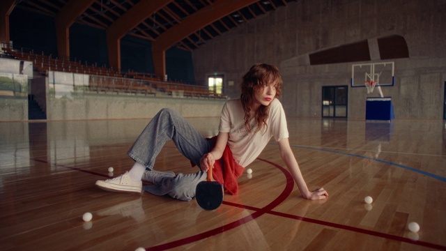 Video Reference: Wood, Flooring, Floor, Flash photography, Knee, Hardwood, Leisure, Performing arts, Entertainment, Ball