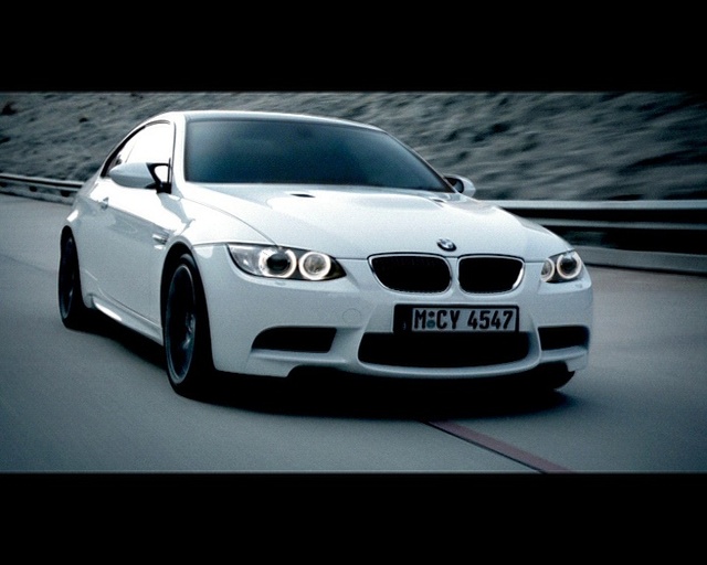 Video Reference: Wheel, Vehicle, Car, Automotive lighting, Automotive tire, Grille, Hood, Alloy wheel, Bumper, Automotive design
