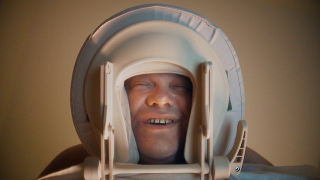 Video Reference: Face, Smile, Eyebrow, Window, Organ, Jaw, Flash photography, Eyelash, Happy, Comfort