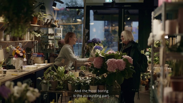 Video Reference: Plant, Flower, Window, Flowerpot, Flower Arranging, Houseplant, Retail, City, Event, Artificial flower