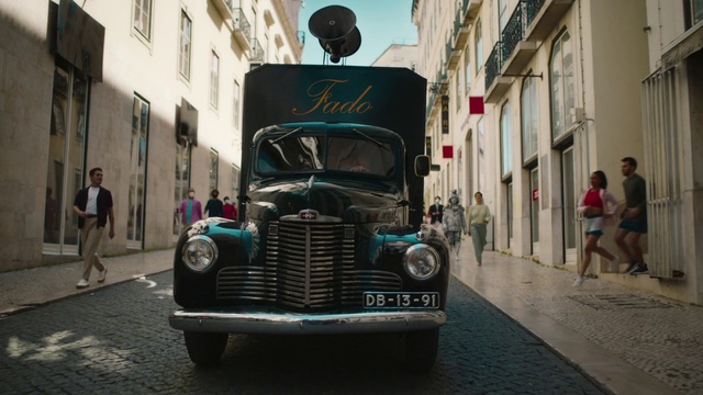 Video Reference: Vehicle, Car, Tire, Vehicle registration plate, Wheel, Motor vehicle, Hood, Automotive tire, Automotive design, Window