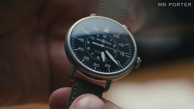 Video Reference: Watch, Analog watch, Communication Device, Gesture, Clock, Watch accessory, Gadget, Everyday carry, Measuring instrument, Wrist