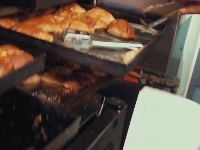 Video Reference: Food, Kitchen appliance, Home appliance, Ingredient, Recipe, Wood, Cuisine, Cooking, Gas, Roasting