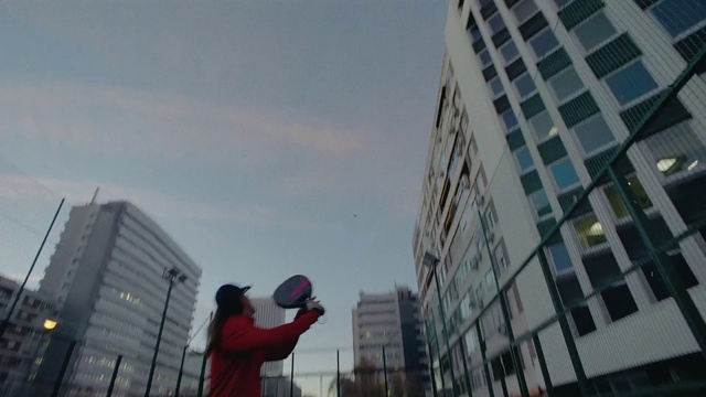 Video Reference: Sky, Building, Cloud, Window, Tower block, Condominium, Travel, Facade, City, Commercial building