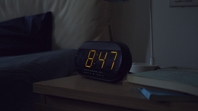 Video Reference: Alarm clock, Watch, Clock, Measuring instrument, Gadget, Gas, Rectangle, Display device, Wood, Digital clock