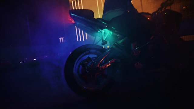 Video Reference: Tire, Wheel, Automotive lighting, Automotive tire, Vehicle, Bicycle wheel, Sky, Motorcycle, Motor vehicle, Headlamp