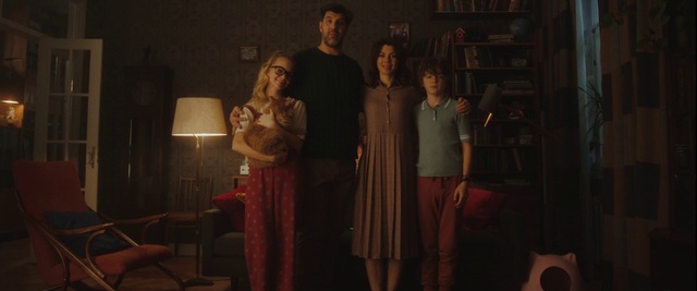 Video Reference: Lighting, Performing arts, Entertainment, Flash photography, Event, Chair, Performance art, Darkness, Fashion design, Stage