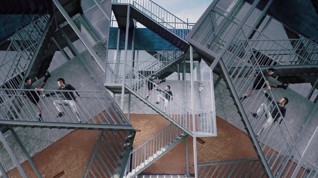 Video Reference: Stairs, Urban design, Composite material, Facade, City, Engineering, Glass, Metal, Handrail, Roof