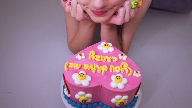 Video Reference: Food, Cake decorating, Cake decorating supply, Cake, Table, Pink, Ingredient, Baked goods, Cuisine, Sugar cake