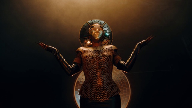 Video Reference: Head, Arm, Eye, Arthropod, Insect, Human body, Headgear, Entertainment, Performing arts, Audio equipment