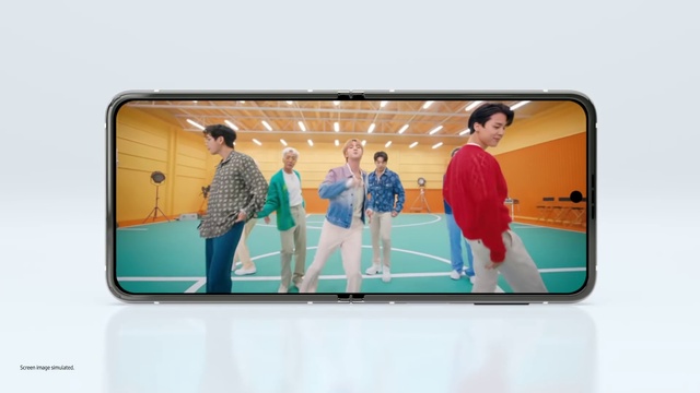 Video Reference: Communication Device, Sleeve, Portable communications device, Rectangle, Gesture, Gadget, Output device, Mobile phone, Smartphone, Leisure