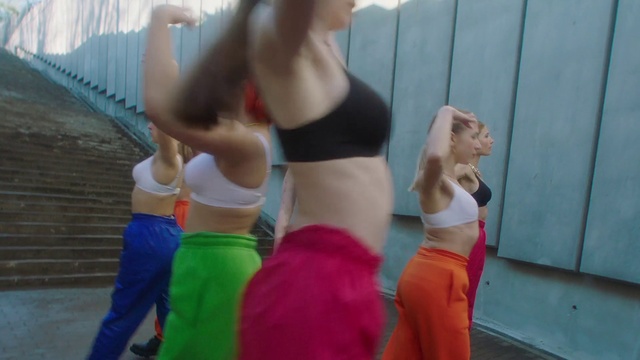 Video Reference: Joint, Shoulder, yoga pant, Active pants, Waist, Dance, Thigh, Sportswear, Entertainment, Brassiere