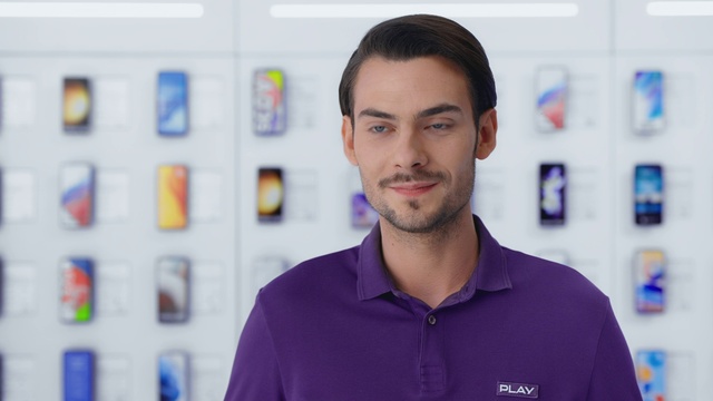 Video Reference: Forehead, Chin, Smile, Product, Beard, Sleeve, Eyelash, Electric blue, Event, White-collar worker
