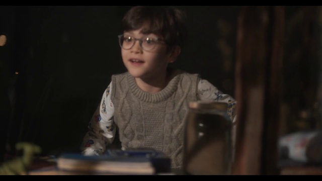 Video Reference: Glasses, Vision care, Flash photography, Smile, Fun, Eyewear, Happy, Event, Darkness, Entertainment