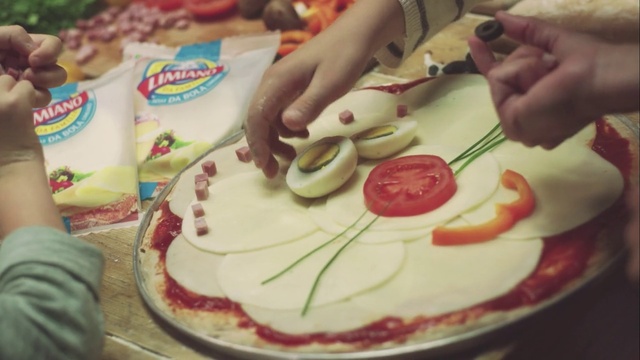 Video Reference: Food, Cake, Cake decorating supply, Ingredient, Cake decorating, Recipe, Cream, Sugar cake, Cuisine, Birthday cake